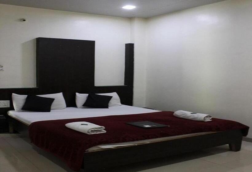 Hotel Vyankatesh Washim