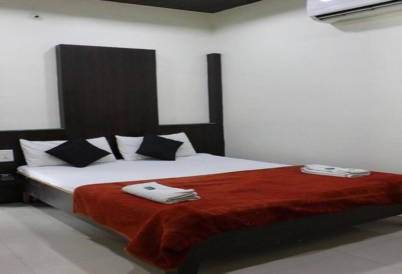 Hotel Vyankatesh Washim