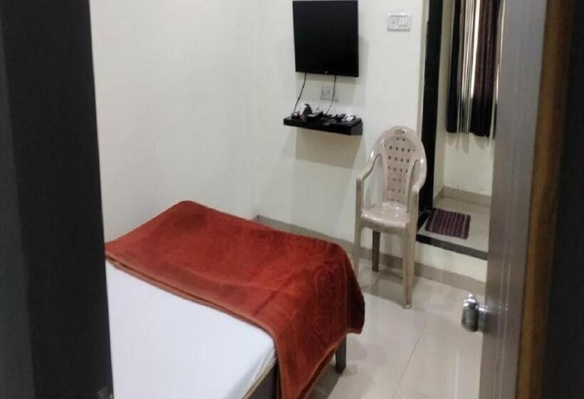 Hotel Vyankatesh Washim