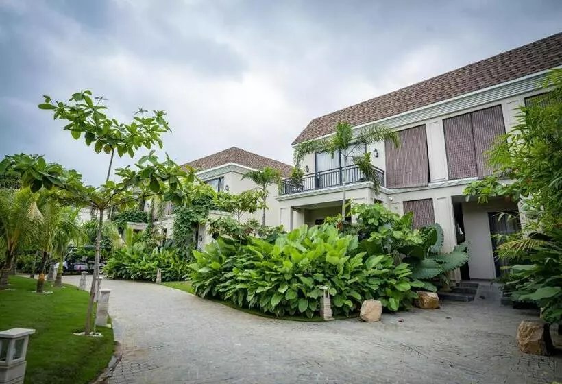 Maira Resort And Convention Center