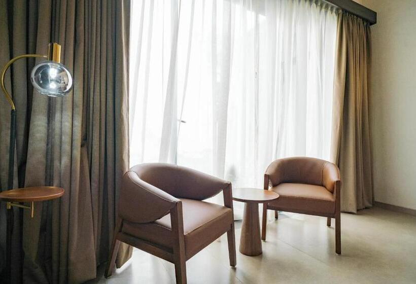 Maira Resort And Convention Center