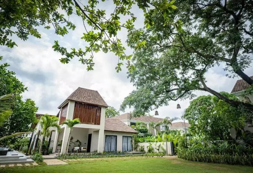 Maira Resort And Convention Center