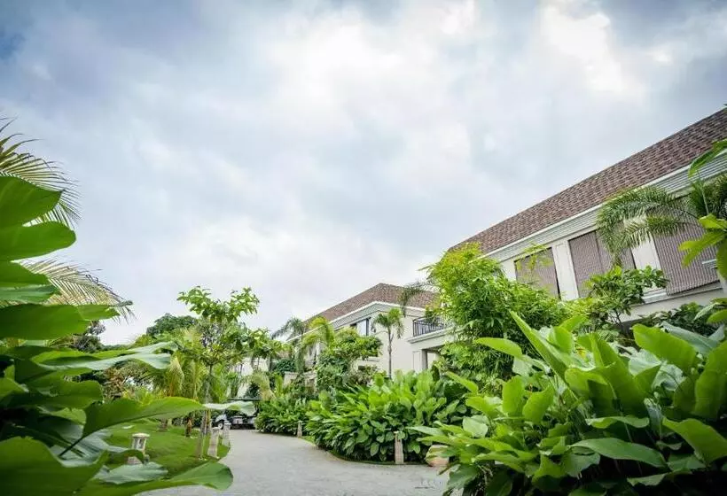 Maira Resort And Convention Center