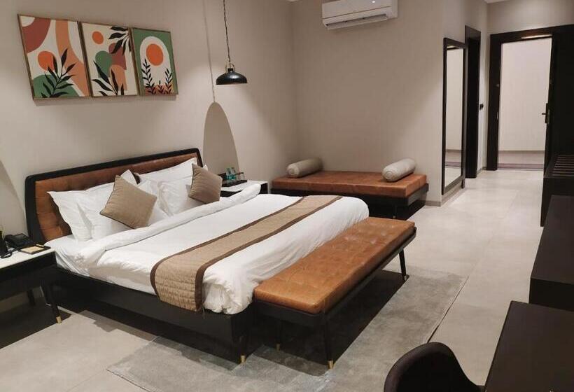 Maira Resort And Convention Center