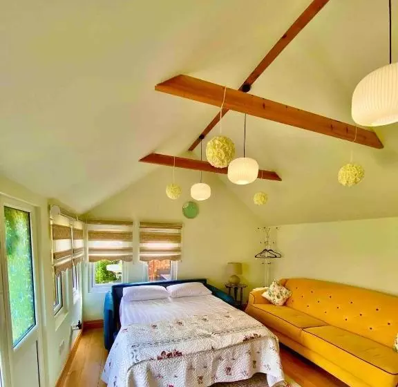 پانسیون Charming Private Guest House