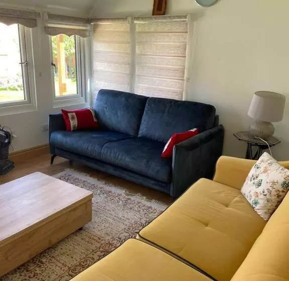 پانسیون Charming Private Guest House