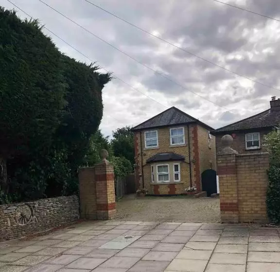 پانسیون Charming Private Guest House