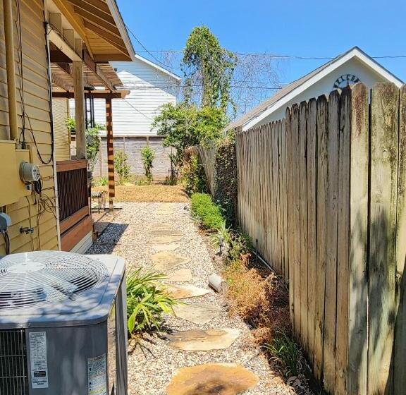 膳宿费 Cute & Quiet Garage Apt Home