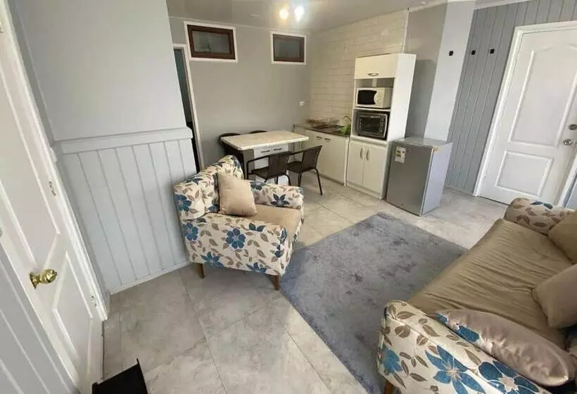 پانسیون Hostal Iros