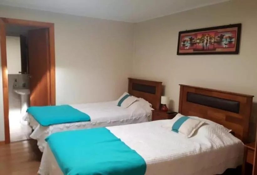 پانسیون Hostal Iros