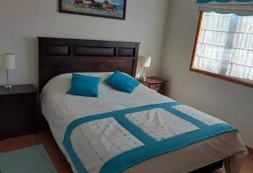 پانسیون Hostal Iros