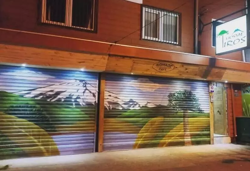 پانسیون Hostal Iros