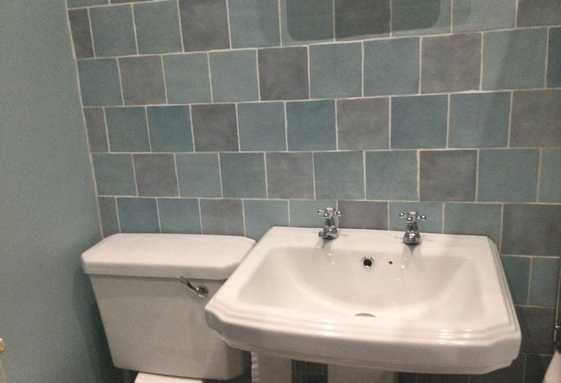 膳宿费 Tdm Bachelot Lettings Ltd