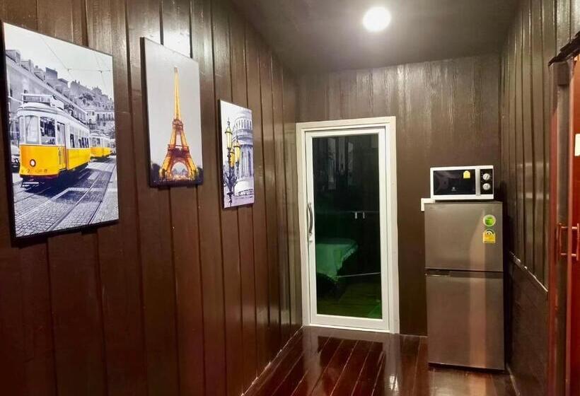 Lomakeskus Baan Kraziprak บ้านกระซิบรัก