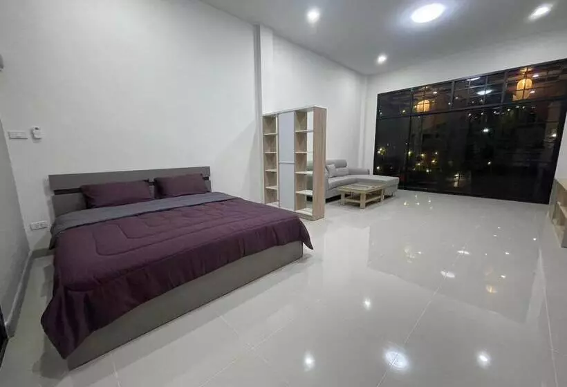 Retkeilymaja อีโฮสเทลบ้านช่น