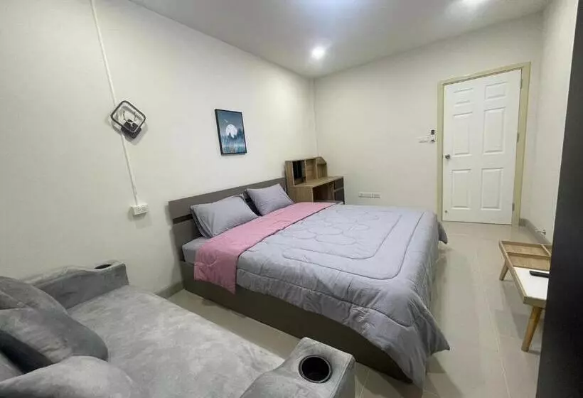 Retkeilymaja อีโฮสเทลบ้านช่น