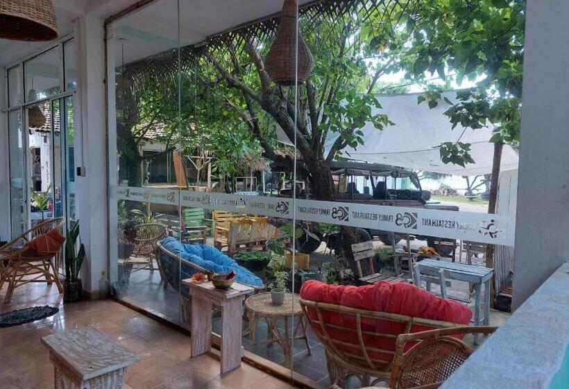 فندق صغير Gaia Ocean Surf Yoga