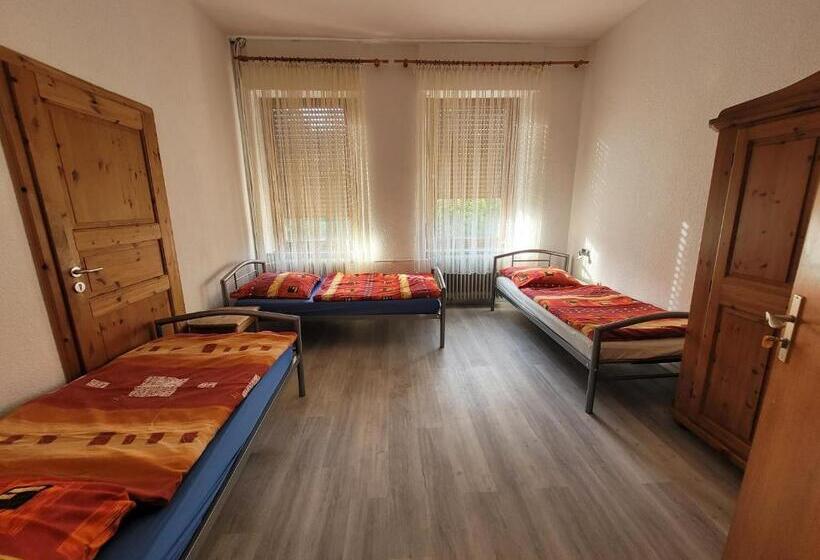 הוסטל Pension Für Monteure