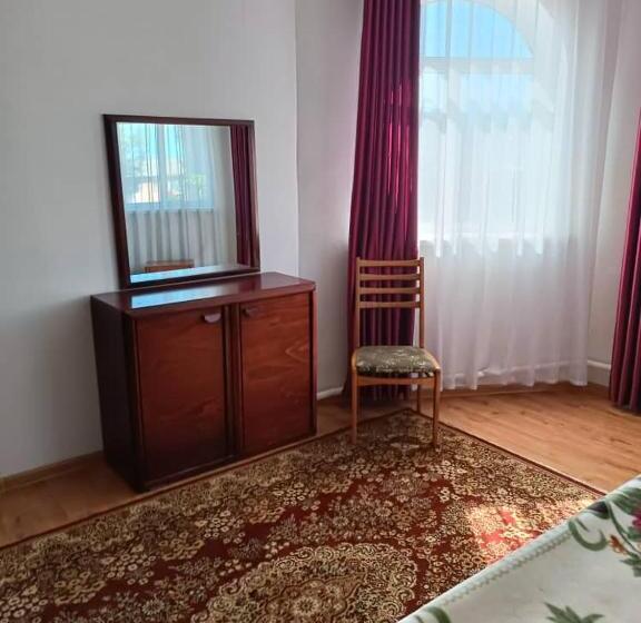 تختخواب و صبحانه Ai House