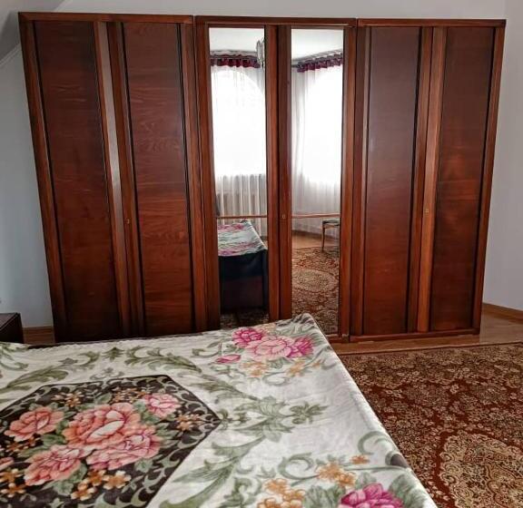 تختخواب و صبحانه Ai House