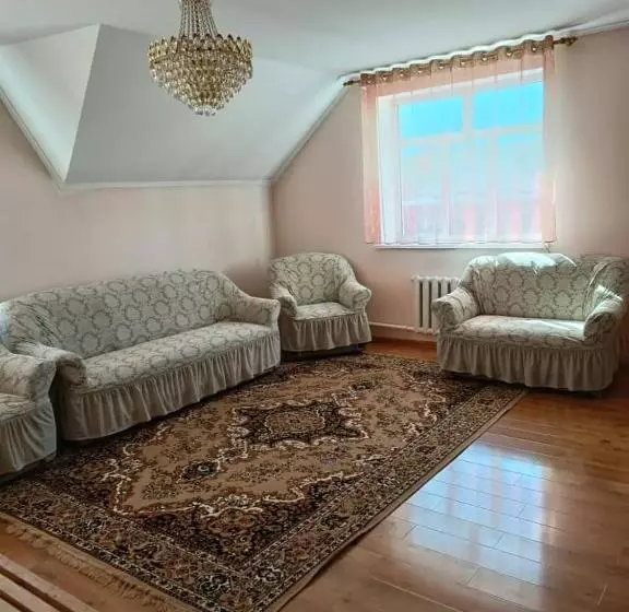 تختخواب و صبحانه Ai House