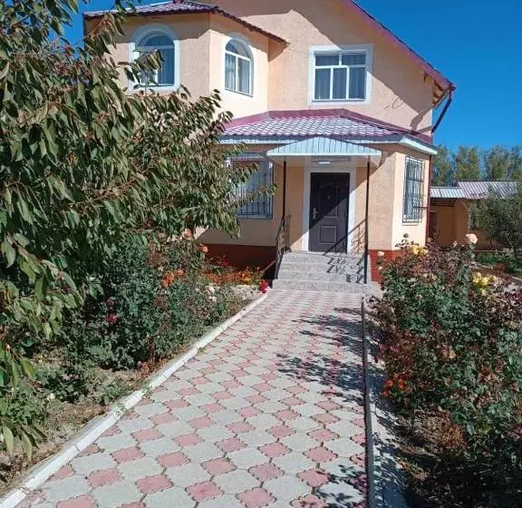 تختخواب و صبحانه Ai House