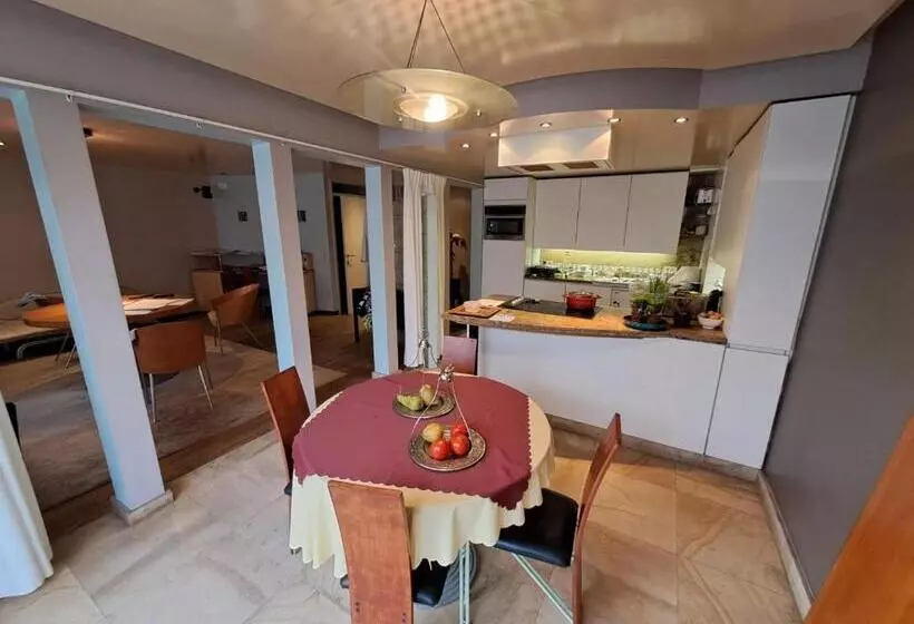 Aamiaismajoitus (B&B) Beautyd Studio Double Of Twin Met Extra Vouwbed Centrum Gullegem