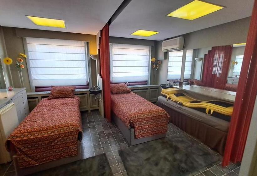 تختخواب و صبحانه Beautyd Studio Double Of Twin Met Extra Vouwbed Centrum Gullegem