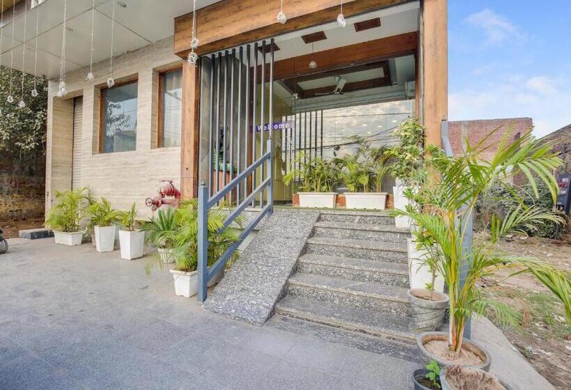 Collection O Hotel Backhouse