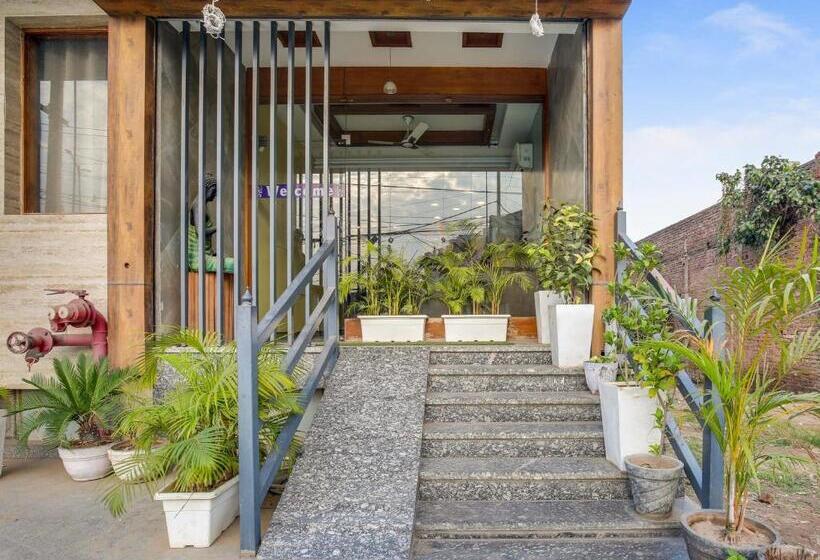 Collection O Hotel Backhouse