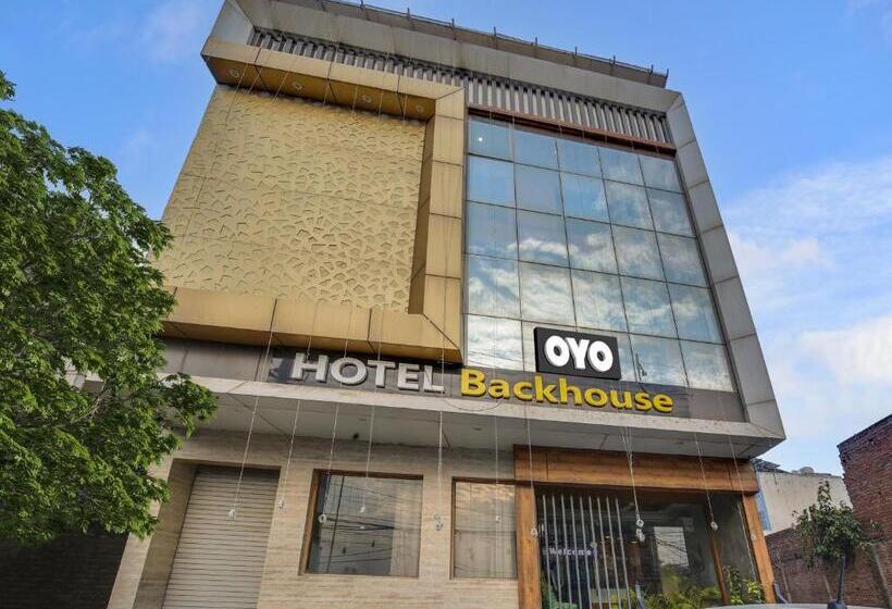 Collection O Hotel Backhouse