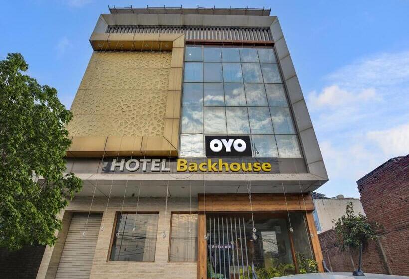 Collection O Hotel Backhouse