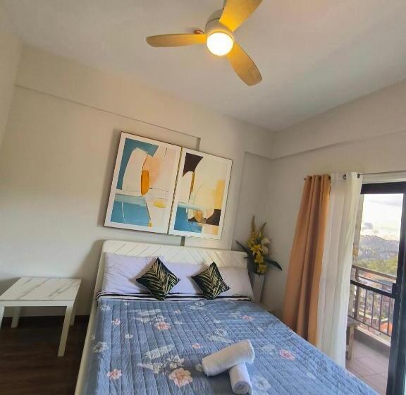 Family Deluxe Suite With Pay Parking