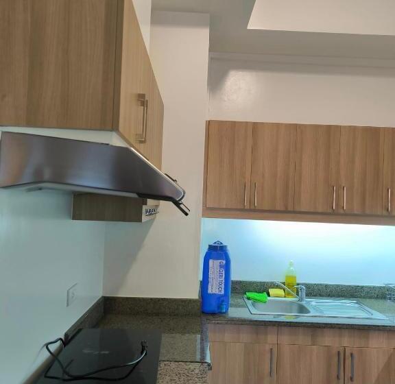 Family Deluxe Suite With Pay Parking