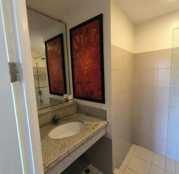 Family Deluxe Suite With Pay Parking