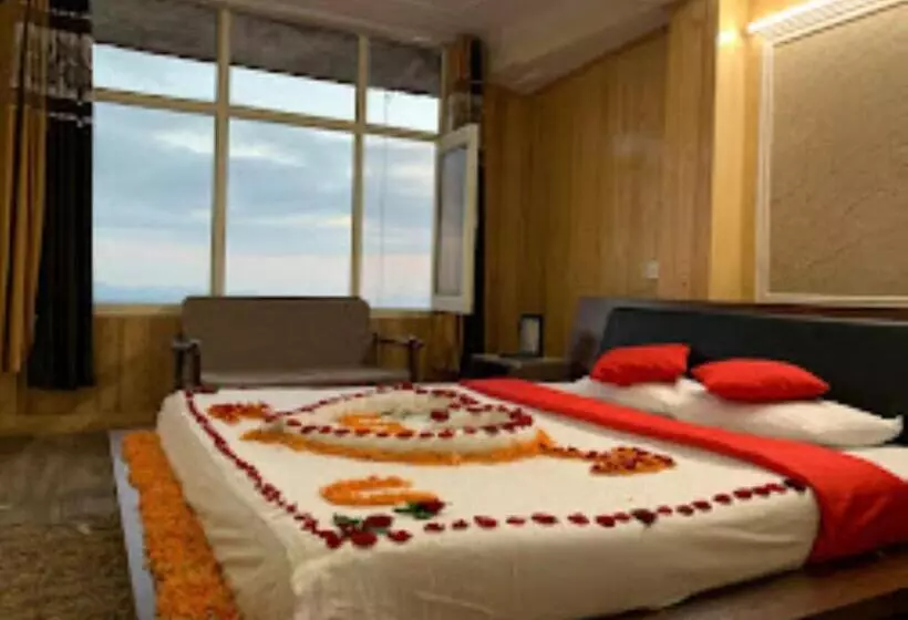ホテル Broadway Grand, Shimla