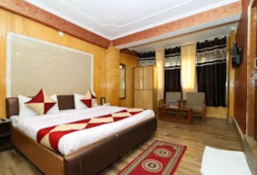 ホテル Broadway Grand, Shimla