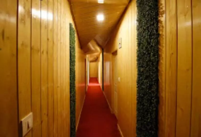 ホテル Broadway Grand, Shimla