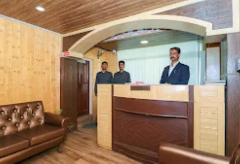 ホテル Broadway Grand, Shimla