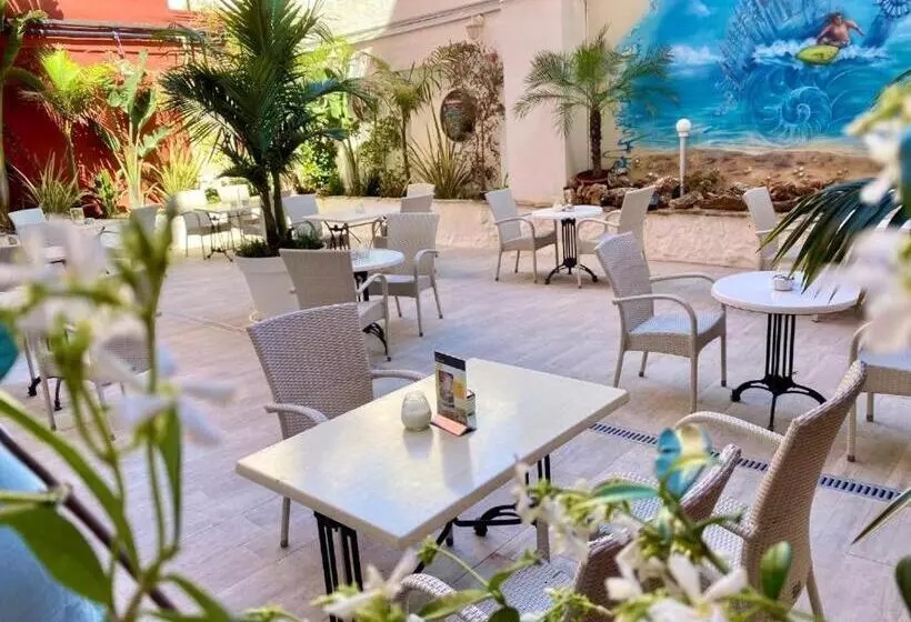 Hotelli Level Mallorca  Living