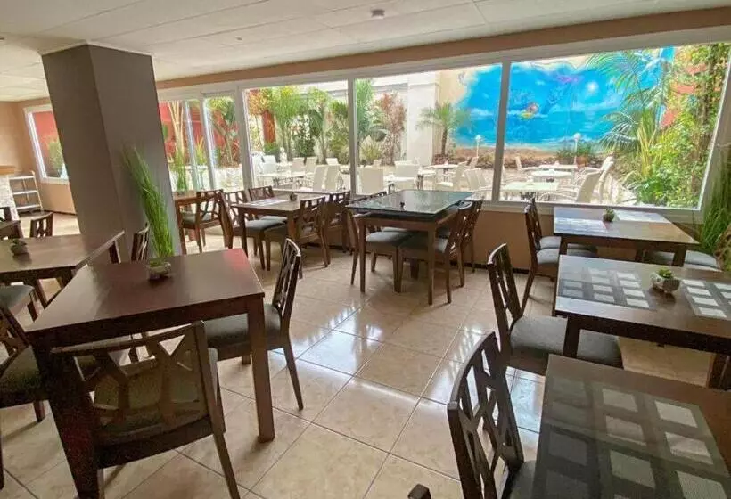 Hotelli Level Mallorca  Living