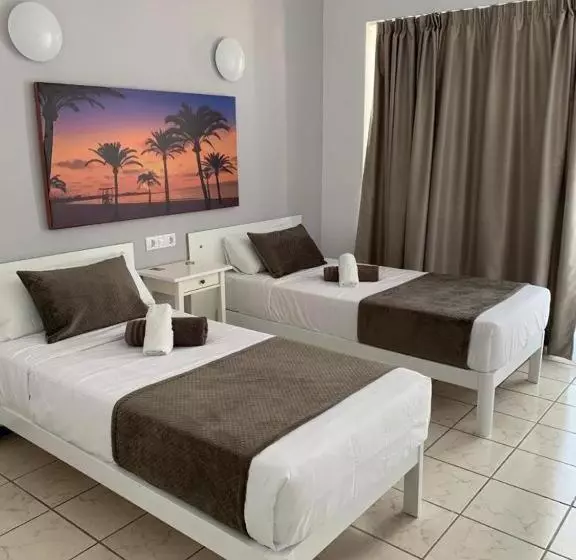 Hotelli Level Mallorca  Living