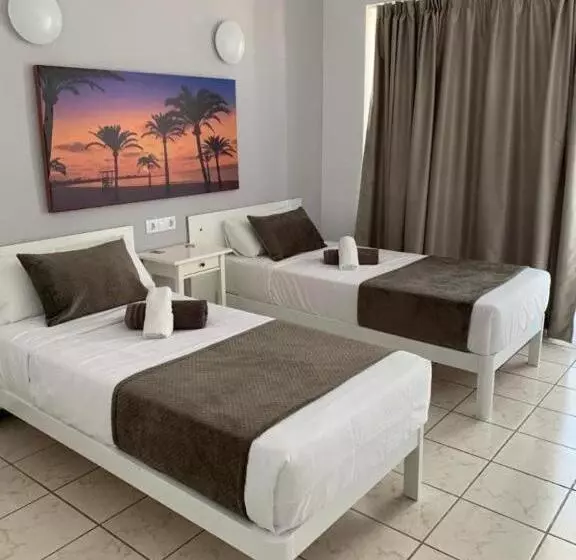 Hotelli Level Mallorca  Living