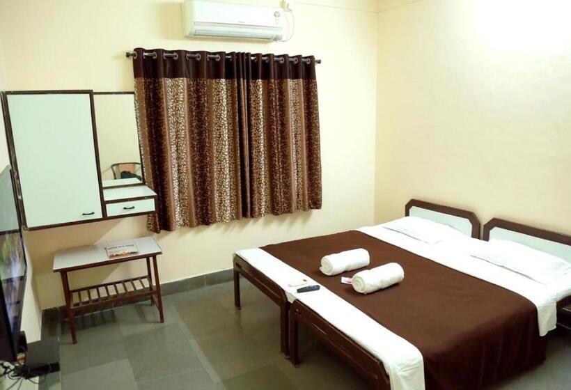 ホテル New India Bhimshakar