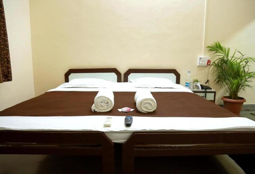 ホテル New India Bhimshakar