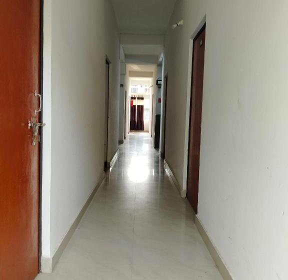 Отель Oyo Flagship City Guest House