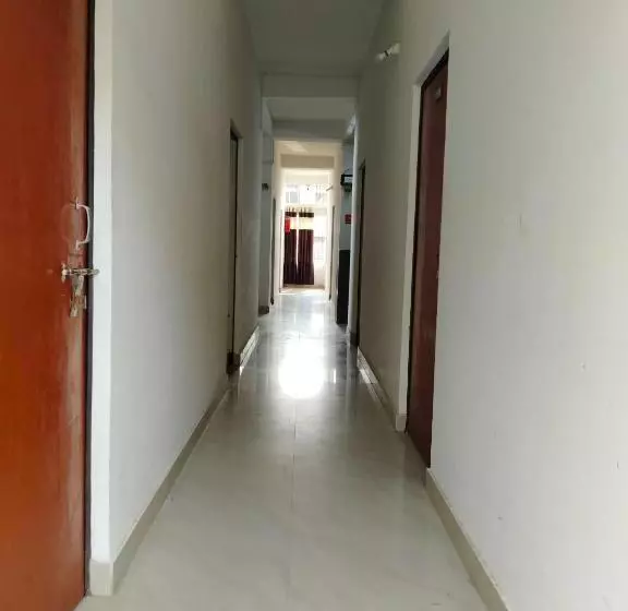ホテル Oyo Flagship City Guest House