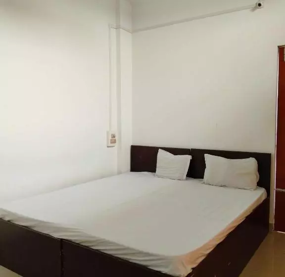 ホテル Oyo Flagship City Guest House