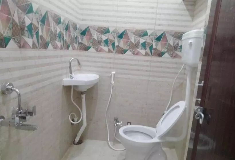ホテル Oyo Rm Guest House