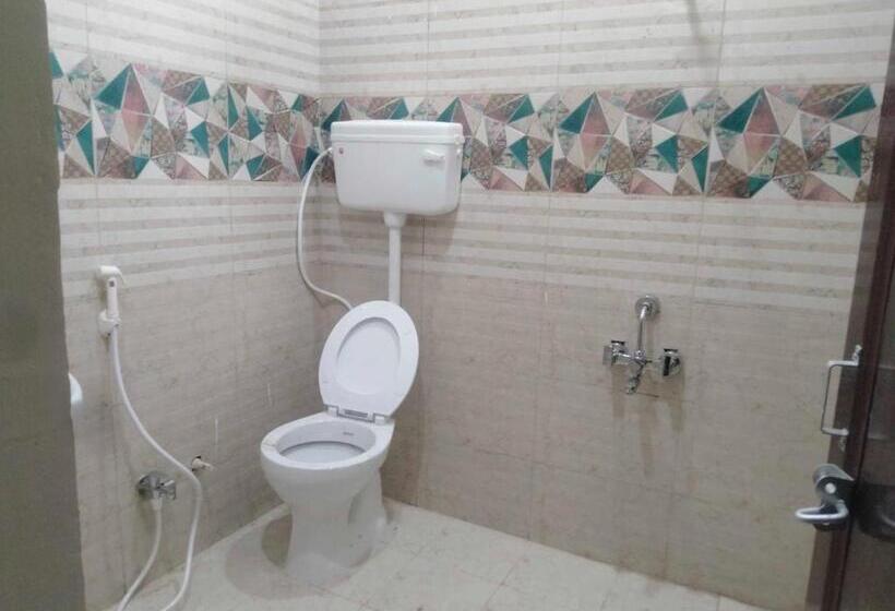 Hotel Oyo Rm Guest House